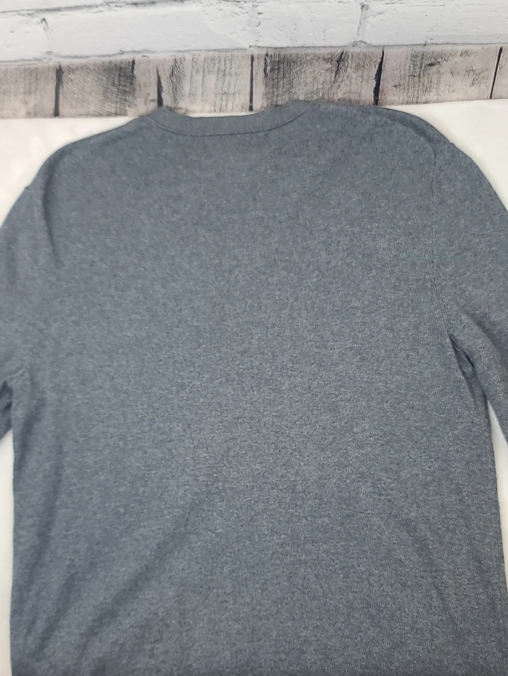Banana Republic Premium Luxe Knit Men's V-Neck Long Sleeve Relaxed Sweater Gray